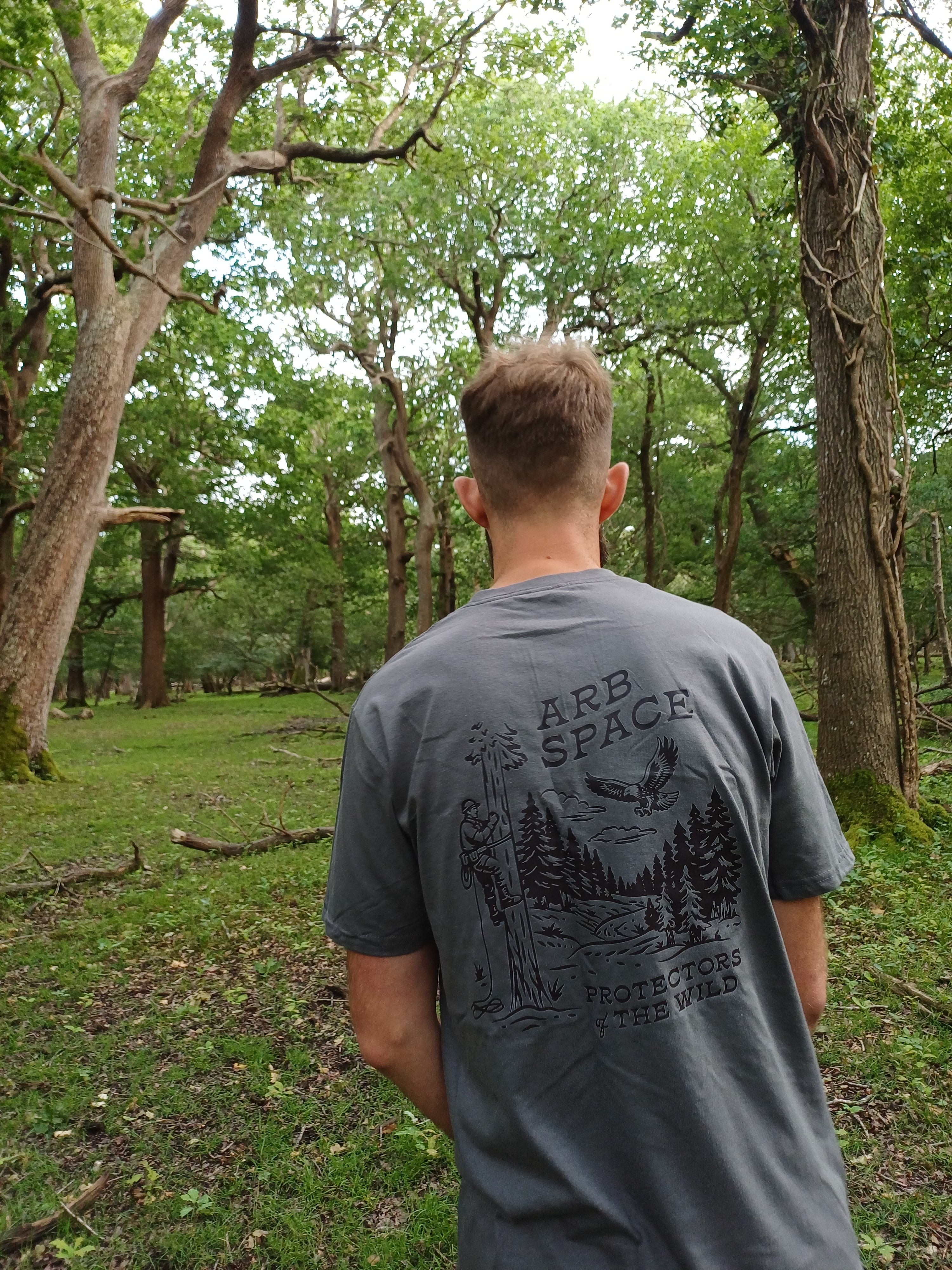 The Tree climber (Charcoal - Short)