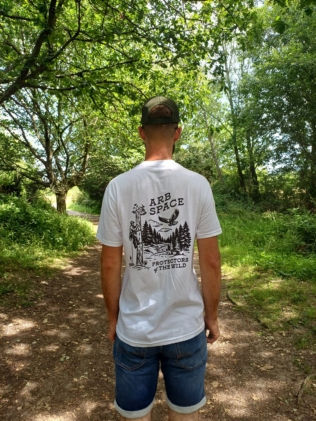 The Tree climber (White - Short Sleeve)
