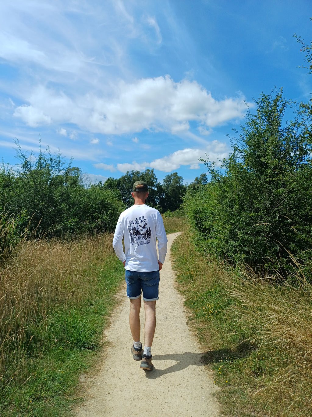 The Tree climber (White - Long Sleeve)